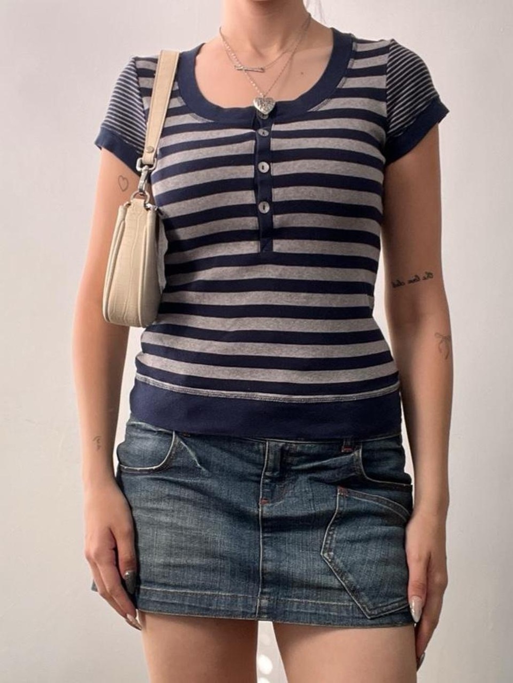 Size Small Navy Blue & Grey Scoop Neck Tshirt